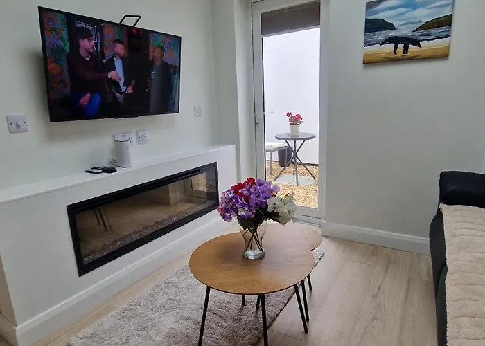 Newly Refurbed 1bd In Prime Location