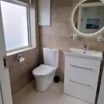 Newly Refurbed 1bd In Prime Location