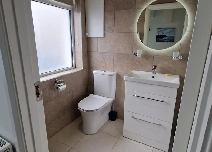 Newly Refurbed 1bd In Prime Location