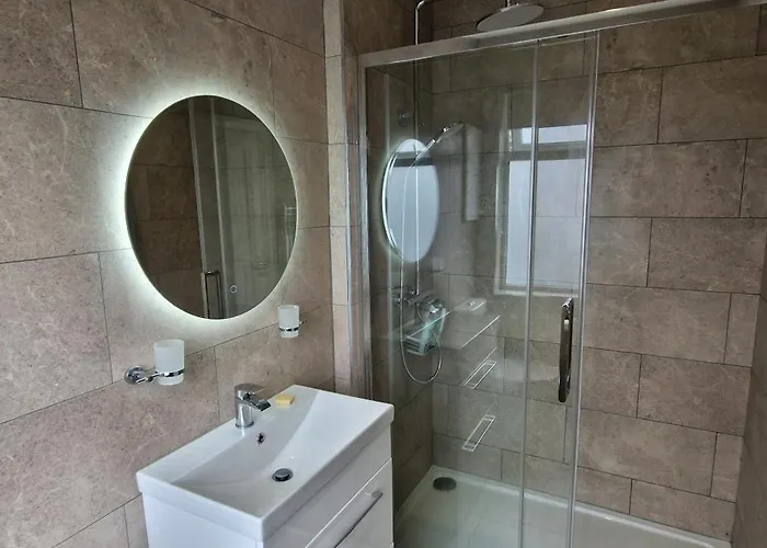 Ferienhaus Newly Refurbed 1bd In Prime Location *